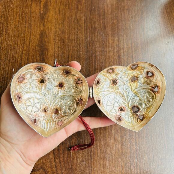 Vintage Metal Heart Shaped Room Freshener Closet Pompadour - Picture 9 of 11